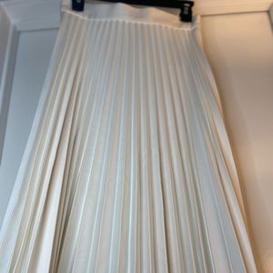 Zara pleated cream skirt